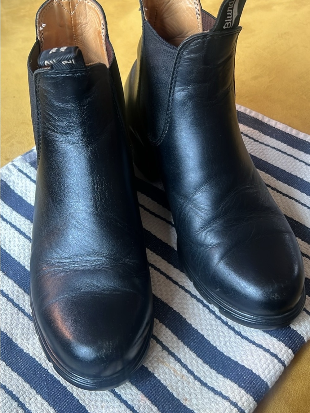 Blundstone Black Leather Chelsea Ankle Boots